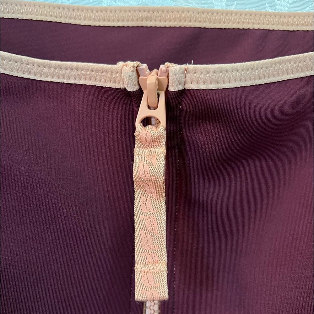 Fabletics NWT Merlot/Coral Barrier Scuba Low Impact Bra Plus Size 4X Front Zip - Picture 3 of 7